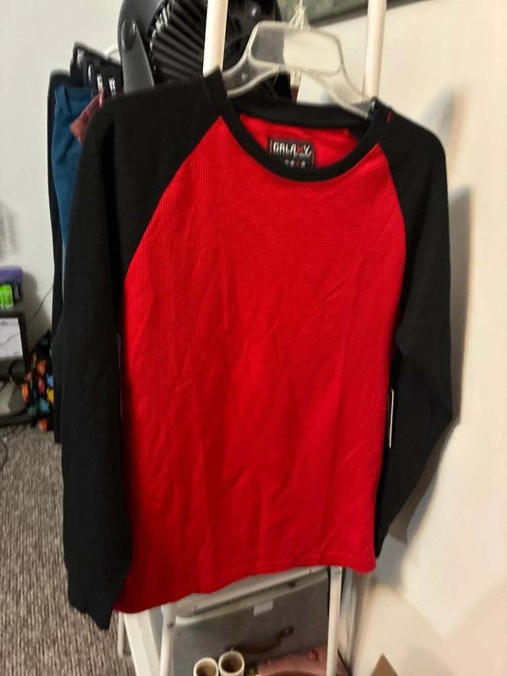 Men’s nwt Galaxy by Harvic black and red long sleeve small waffle knit shirt